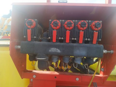 [3342-6478425-9.jpg]