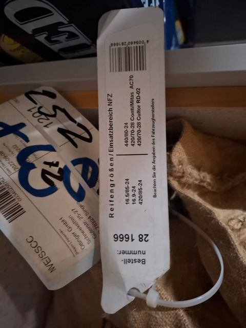 [3342-6492317-1.jpg]