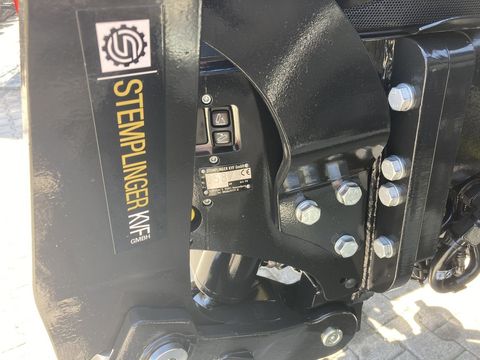 [3342-6502713-9.jpg]