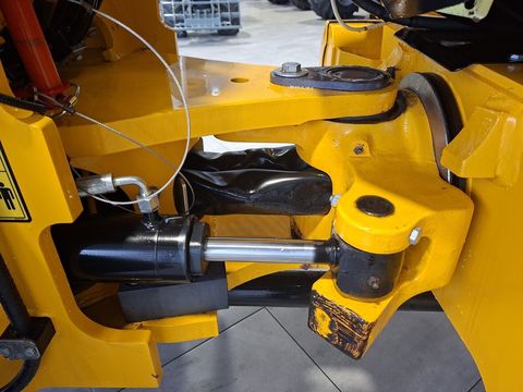 [3342-6663847-13.jpg]