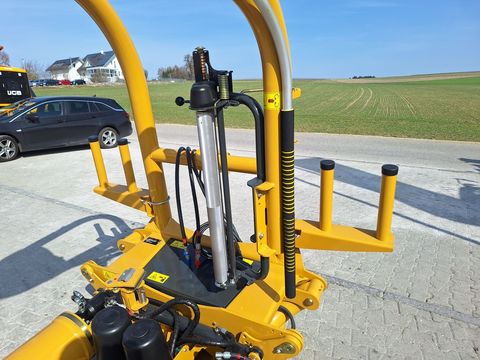 [3342-6712171-12.jpg]