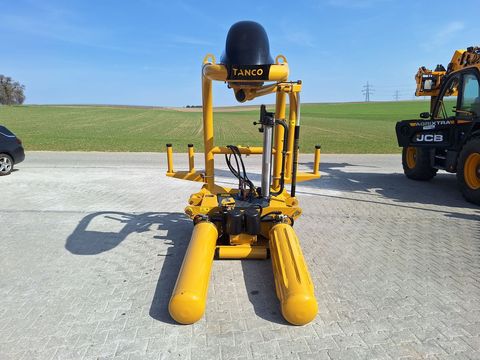 [3342-6712171-3.jpg]