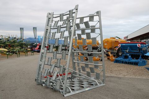 [3342-6747811-3.jpg]