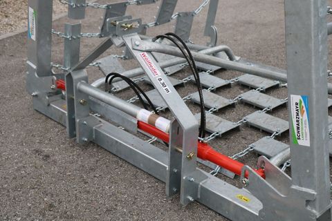 [3342-6747811-4.jpg]