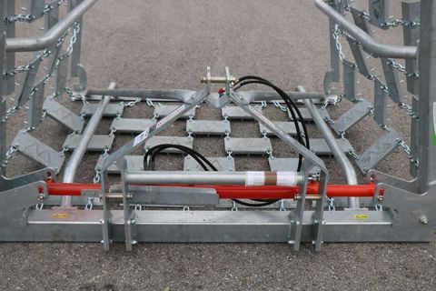 [3342-6747811-6.jpg]