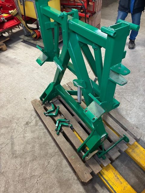 [3342-6750983-4.jpg]