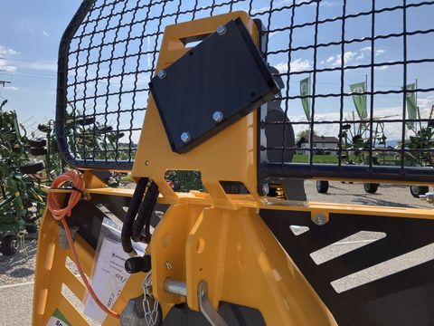 [3342-6765739-9.jpg]