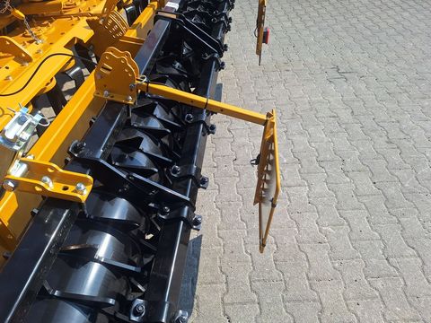 [3342-6765924-13.jpg]