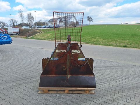 [3342-6790409-4.jpg]