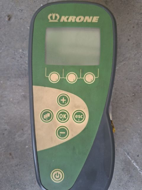 [3342-6790673-12.jpg]