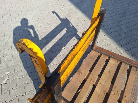 [3342-6831496-10.jpg]