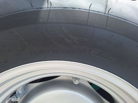 [3342-6899443-11.jpg]