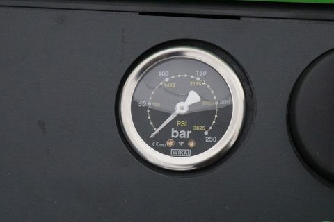 [3342-7270633-10.jpg]