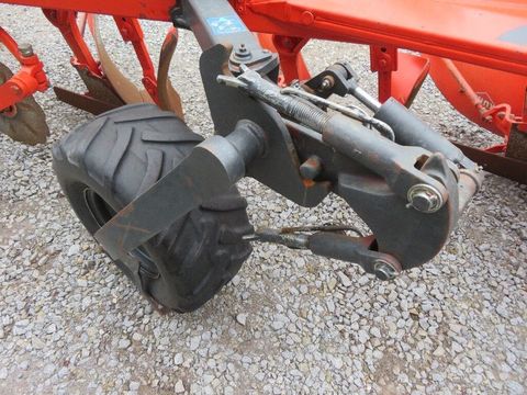 [3358-3918847-8.jpg]