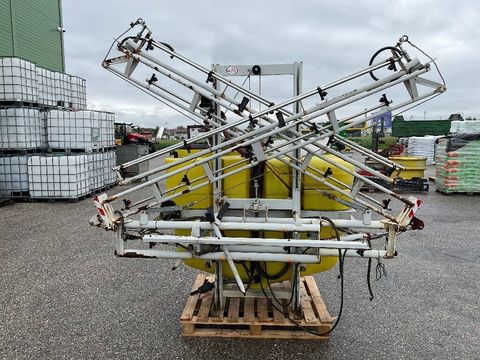 [3358-4291140-1.jpg]