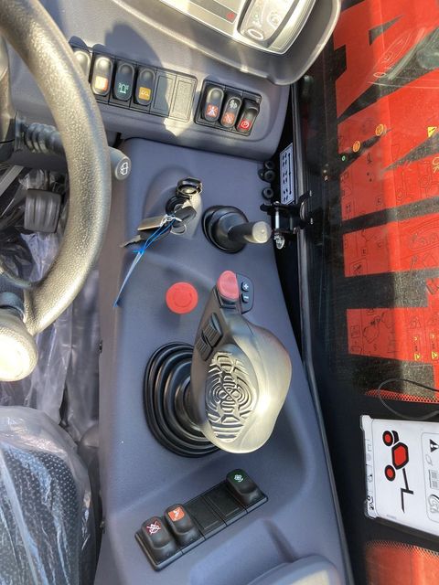 [3372-4085348-10.jpg]