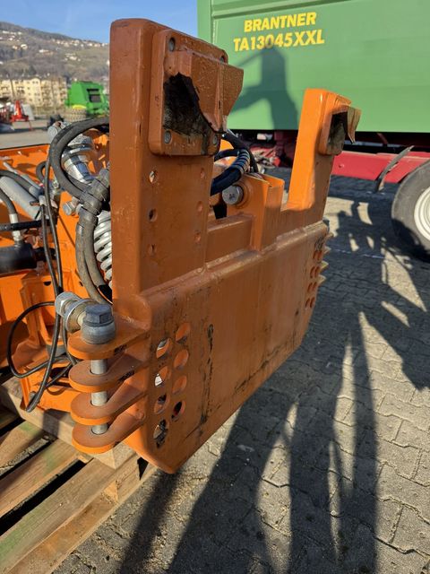 [3372-5009503-6.jpg]