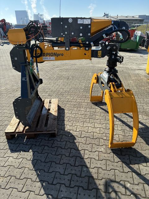 [3372-6757483-4.jpg]