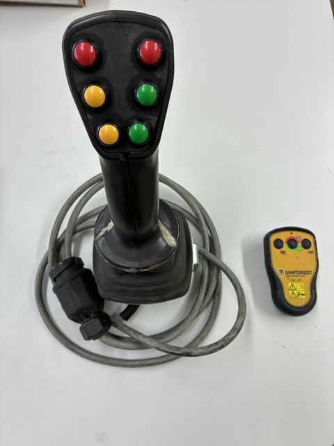 [3372-6757483-6.jpg]