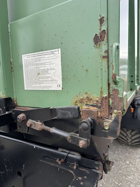 [3372-6891443-11.jpg]