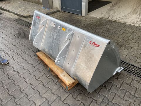 [3379-2554993-2.jpg]