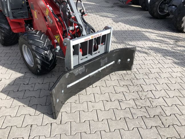 [3379-2595681-0_1.jpg]