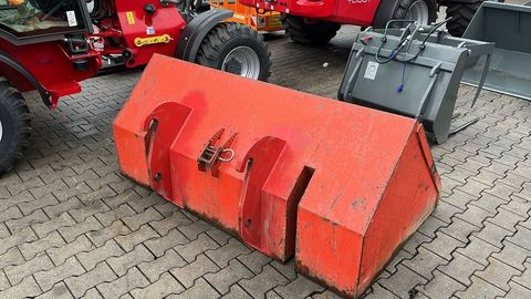 [3379-3564572-3.jpg]