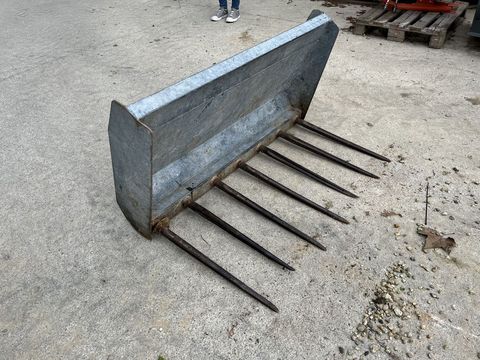 [3379-3624854-2.jpg]