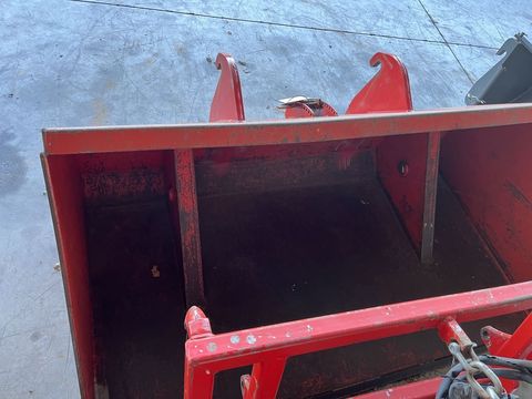 [3379-3826809-3.jpg]
