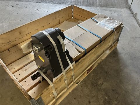 [3379-3945343-2.jpg]