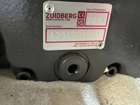 [3379-3945367-3.jpg]