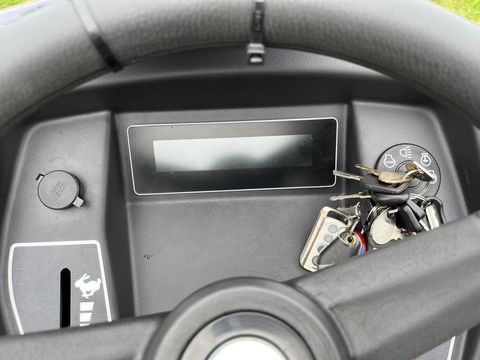 [3379-4189993-18.jpg]