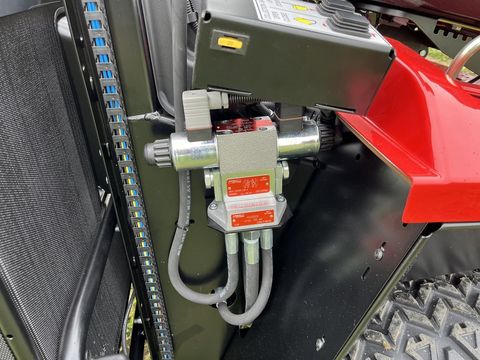 [3379-4189993-22.jpg]