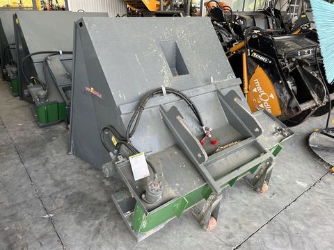 [3379-4207675-0.jpg]