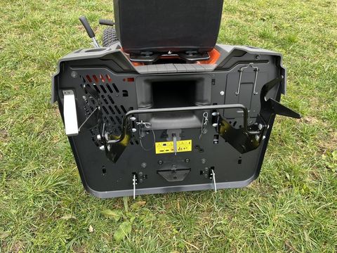 [3379-4208137-1.jpg]