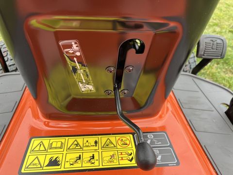 [3379-4208137-14.jpg]