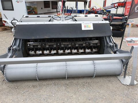 [3379-4468344-1.jpg]