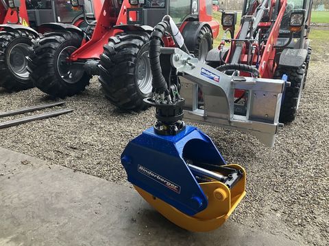 [3379-4546819-1.jpg]