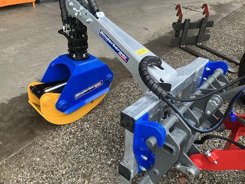 [3379-4546819-4.jpg]