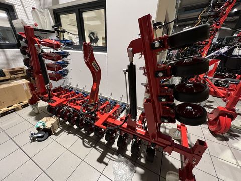 [3379-4901880-2.jpg]