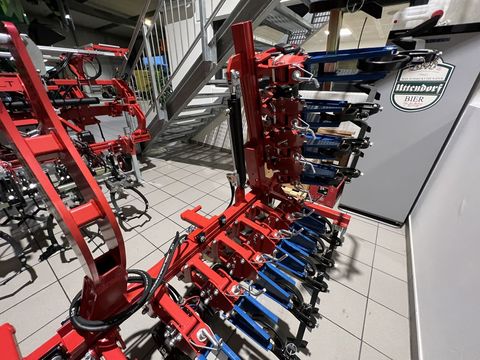 [3379-4901880-5.jpg]