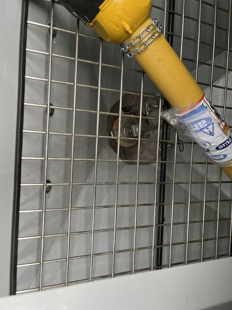 [3379-4924945-8.jpg]