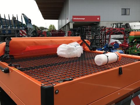 [3379-6243817-6.jpg]