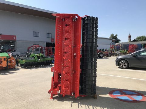 [3379-6255842-3.jpg]