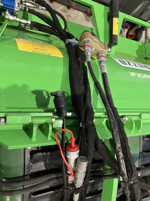 [3379-6389862-10.jpg]