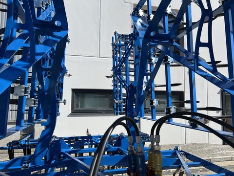 [3379-6403237-4.jpg]