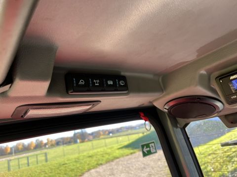 [3379-6406133-12.jpg]