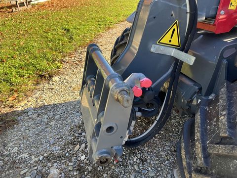 [3379-6406133-5.jpg]