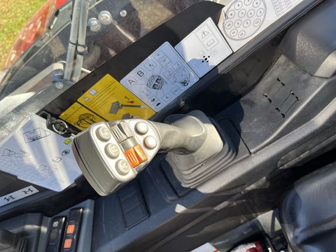 [3379-6406133-9.jpg]