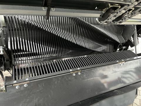 [3379-6495726-18.jpg]